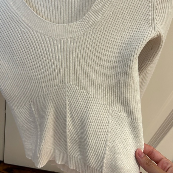 Abercrombie sweater top white/cream size small - Picture 2 of 4